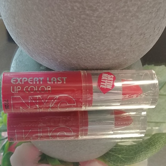 🎉2/$16 NWT NYC Satin Matte 450 Pink Coral Expert Last Lipstick - Picture 2 of 3